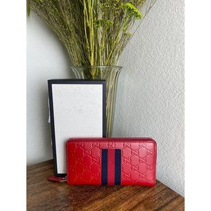 Gucci New Web Design Zip Around Wallet